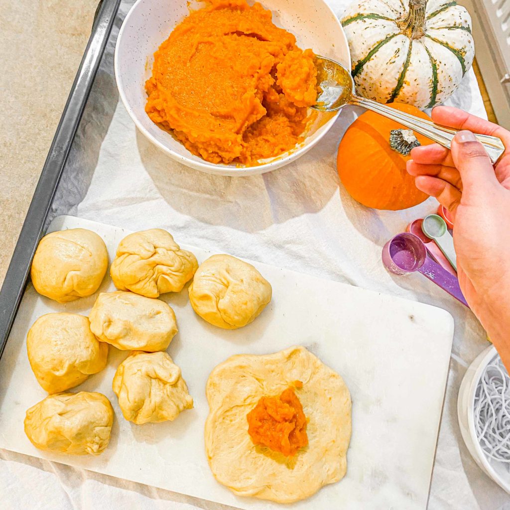 pumpkin-bread-rolls-recipe-with-filling