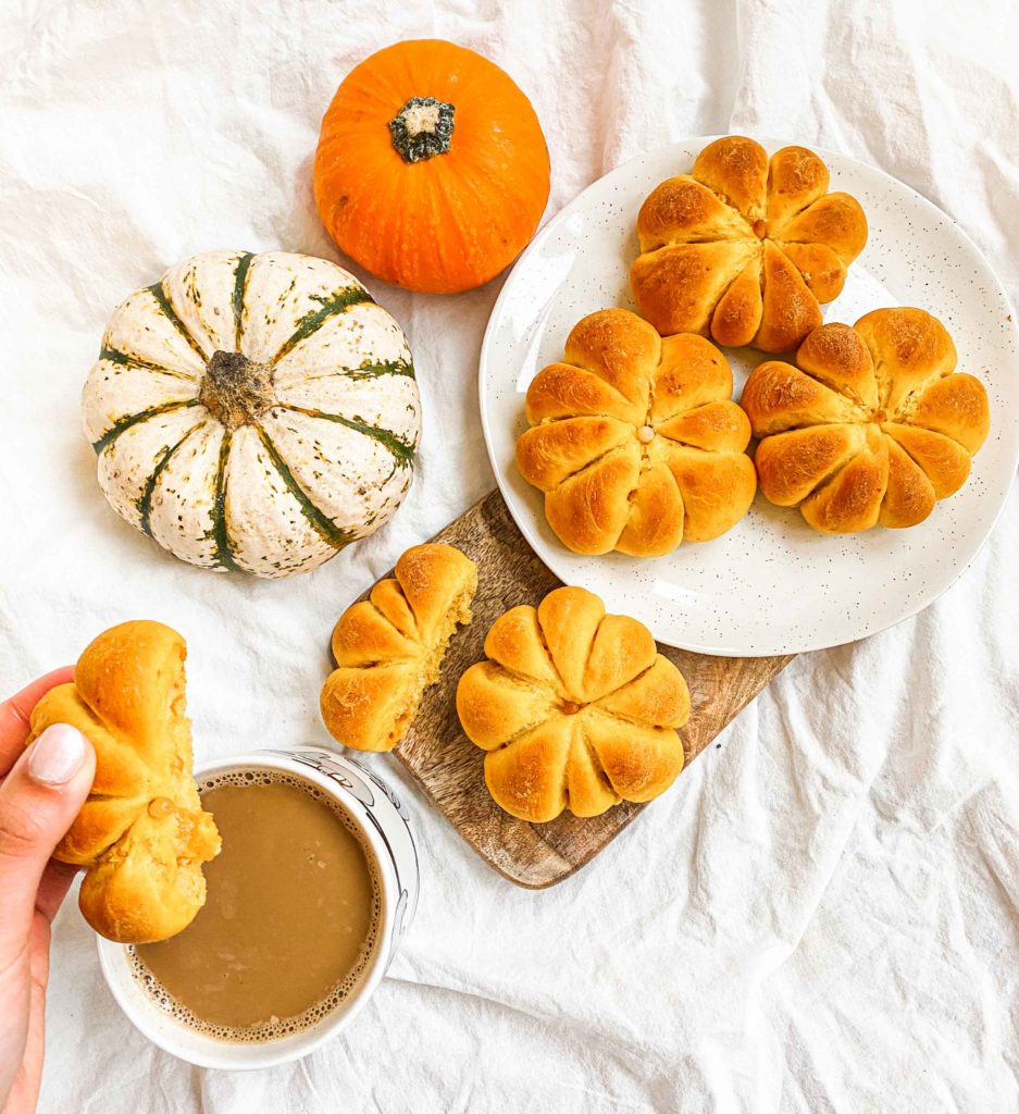 pumpkin-bread-rolls-recipe-eating-the-pumpkin-looking-bread-with pumpkin-spice-latte