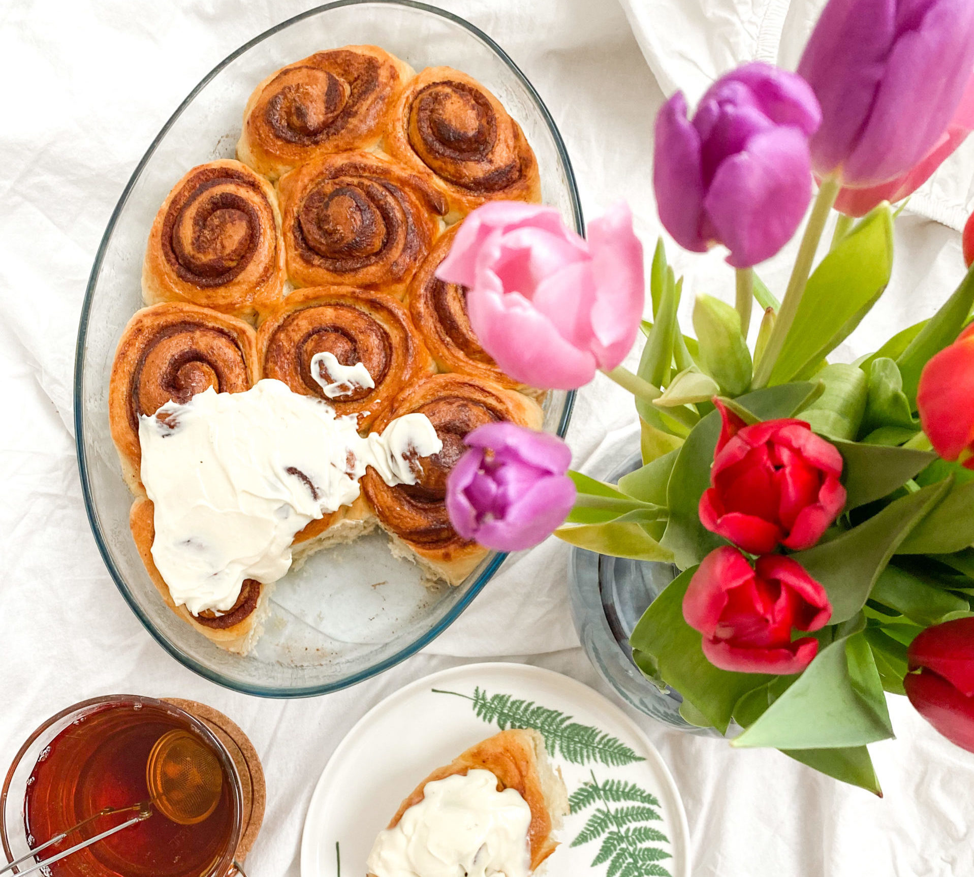 super-fluffy-cinnamon-rolls-recipe-with-cream-cheese-frosting-with-tulip-and-tea-aesthetic-article-cover