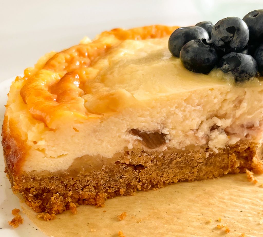 Greek Yogurt Cheese Cake | Low-fat cheesecake alternative - One Happy Avo